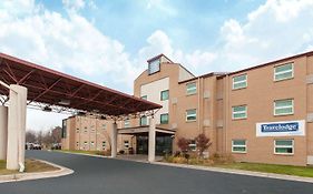 Travelodge By Wyndham Romulus Detroit Airport