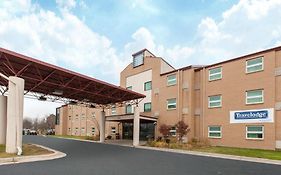 Travelodge By Wyndham Romulus Detroit Airport